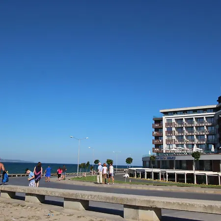 Paradiso B 410 With Sea View דירה נסבר